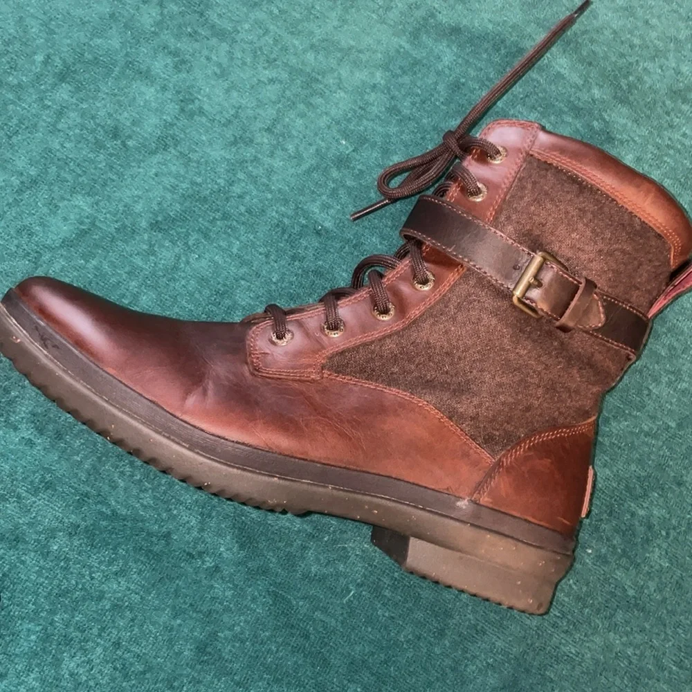 UGG Brown Leather & Wool Lace-Up Winter Boots